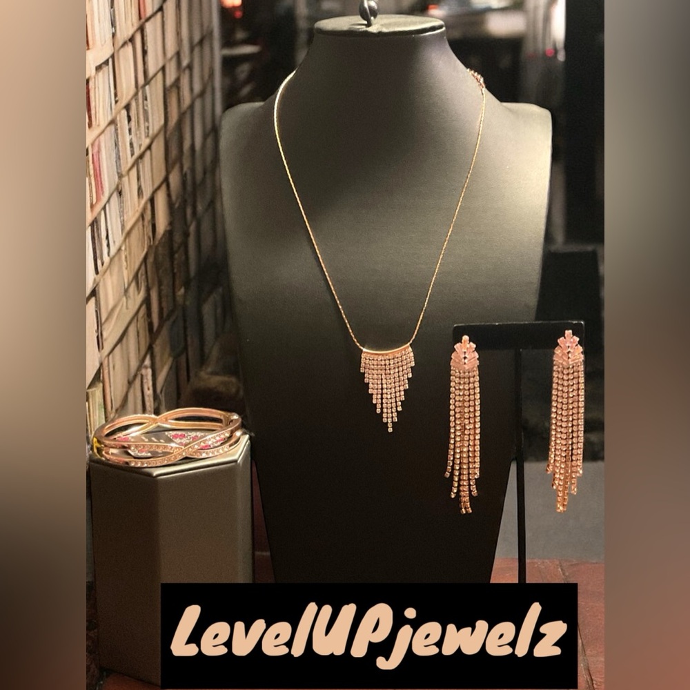 Chandelier Cadenza, Overnight Sensation, Woven in Wealth 3piece Set